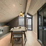 New Cozy And Large With Private Jacuzzi And Sauna